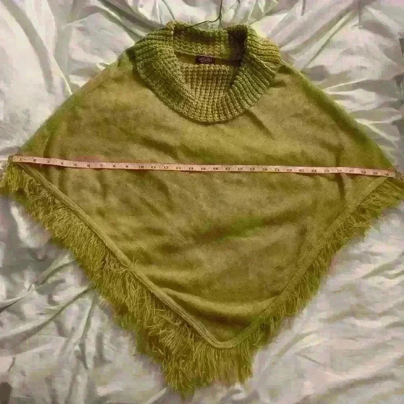 Cowl Neck Shawl - Picture 4 of 6